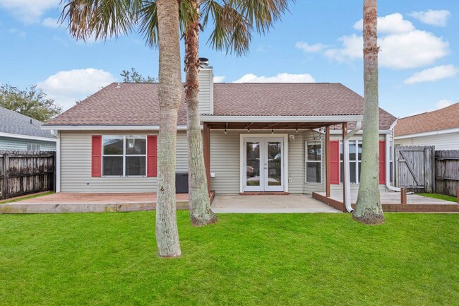 Building Photo - Charming 3 Bedroom in Destin!