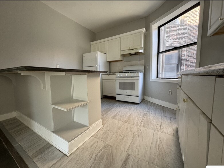 6 Bergen Ave 31 - 12 Bergen Ave