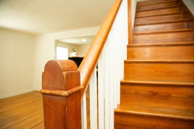 Building Photo - 4 Bedroom House Available Near Scott Stadi...