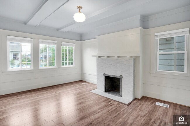 Building Photo - 1035 63rd St