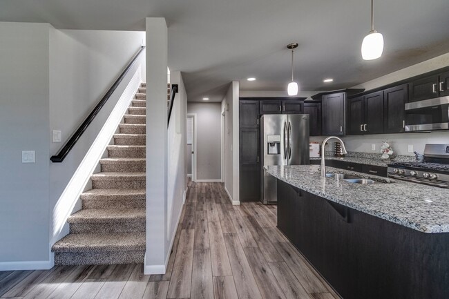 Building Photo - Professionally Managed Home in Convenient ...