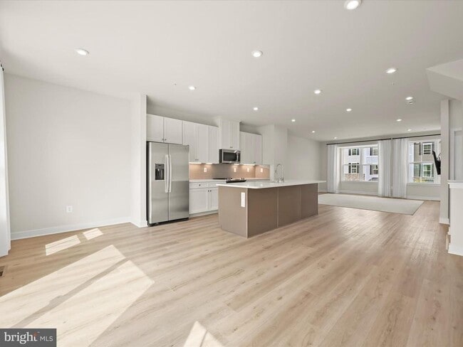 Building Photo - 7840 Blackbriar Wy