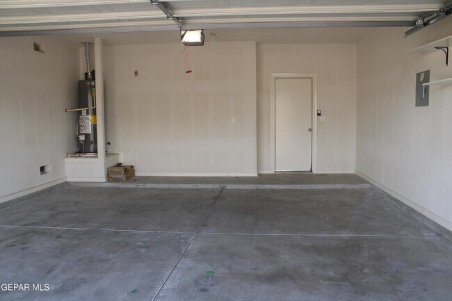 Building Photo - 13226 Emerald River St