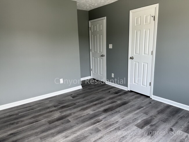 Building Photo - 1231 Alexwood Dr