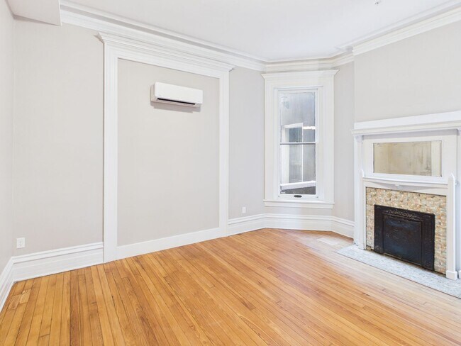 Building Photo - 7 E Franklin St