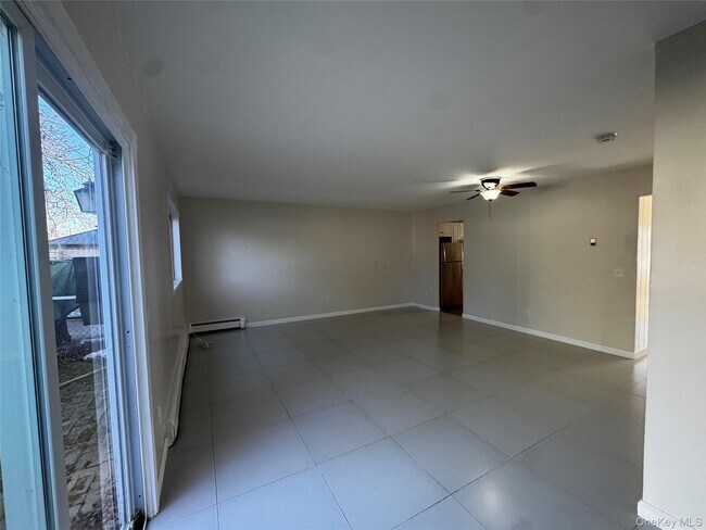 Building Photo - 8 Whitman Ct