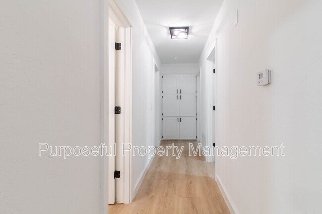 Building Photo - 8913 Bentree Country Way