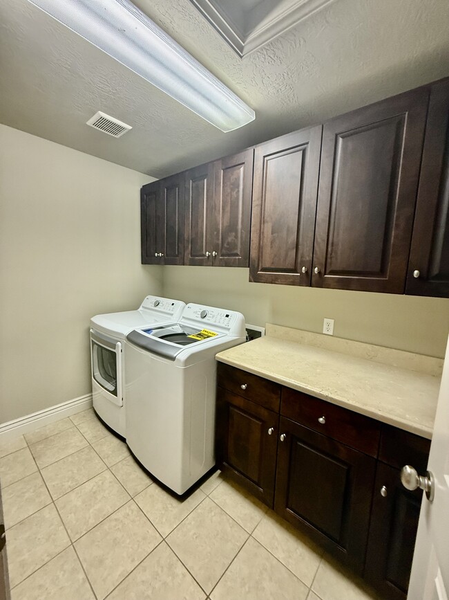 Building Photo - 2028 E 4500 S
