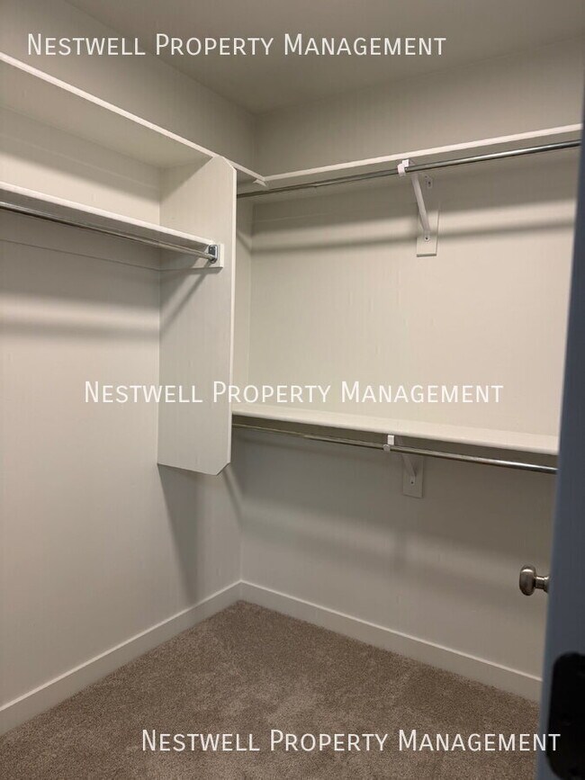 Building Photo - 3848 Safflower Dr