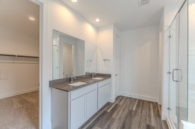 Building Photo - 15228 Tattle Crk Ln