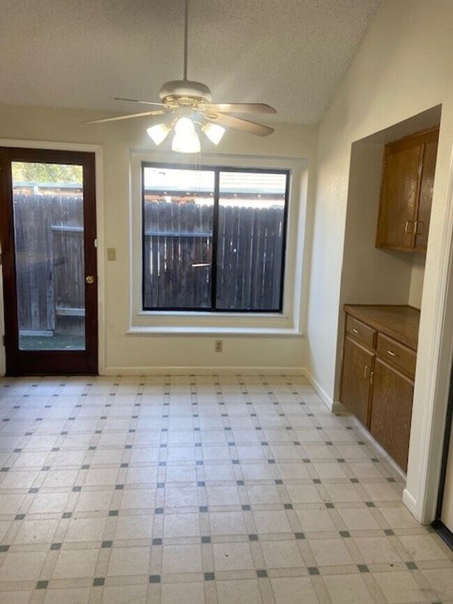 Building Photo - 8808 Gleeson Ct