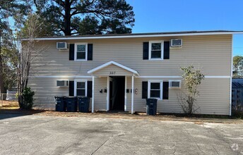 Building Photo - Welcome to Richlands Avenue!