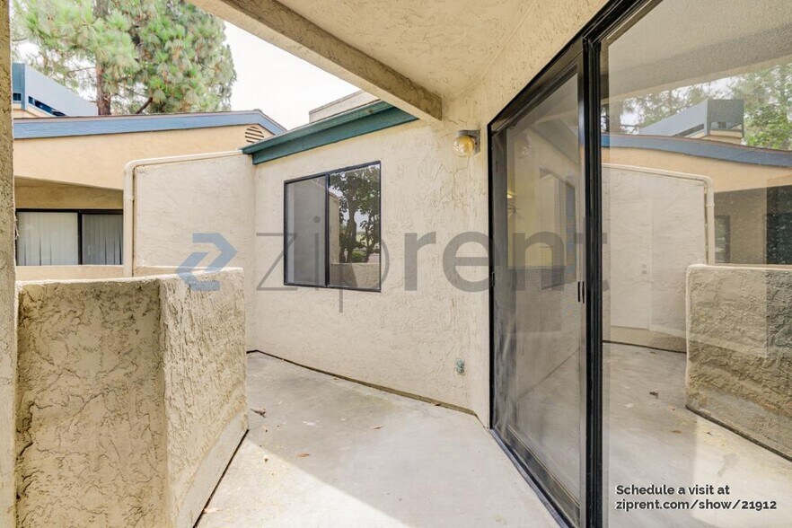 Building Photo - Unit 10