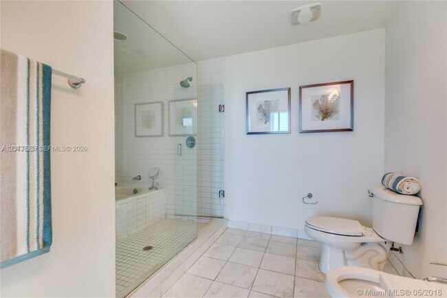 Building Photo - 888 Biscayne Blvd
