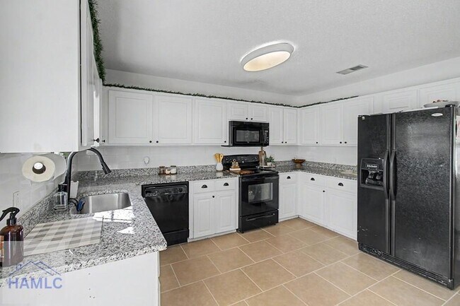 Building Photo - 219 Kevin Rd