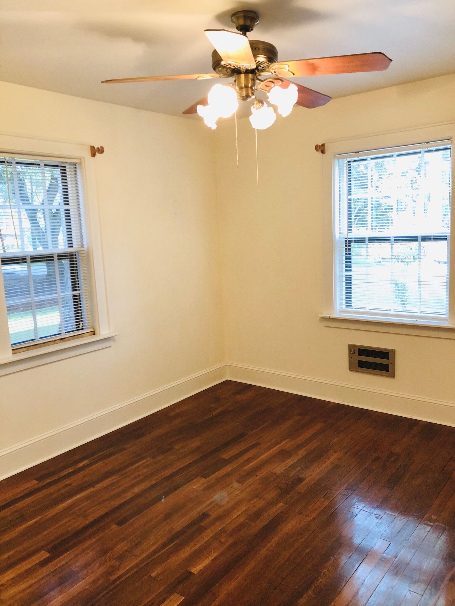 Building Photo - 118 Sebrell Ave