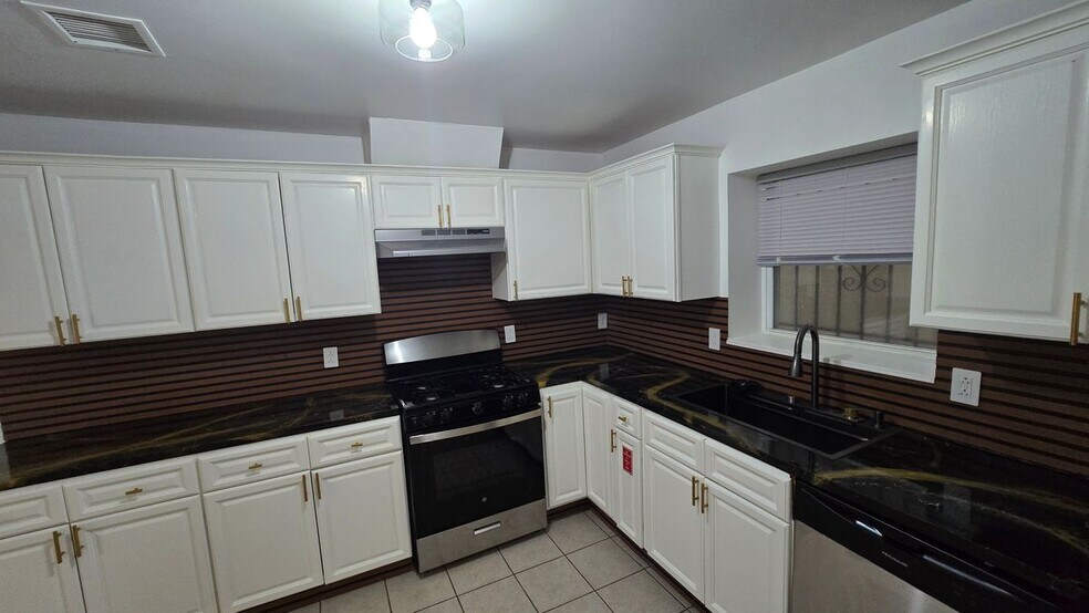 Building Photo - 33-35 Pierce Street, 1L
