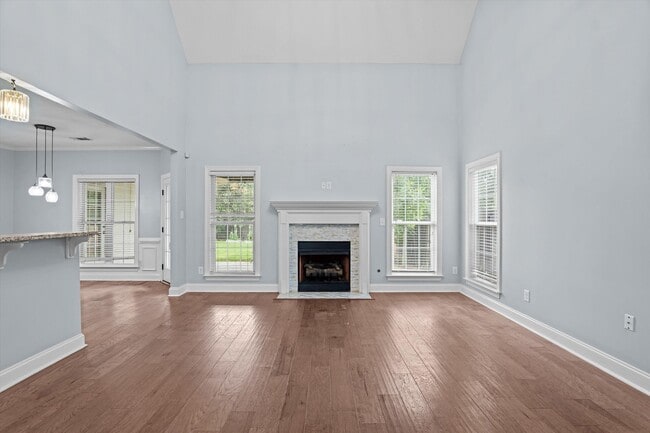 Building Photo - 4117 Chastain Dr