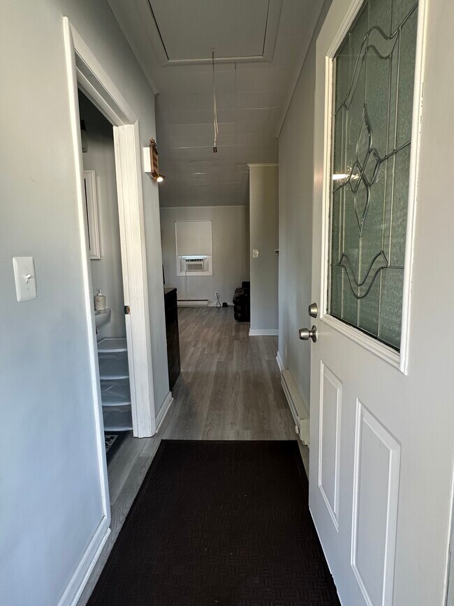 Entrance to home. - 16 Crescent Beach Dr