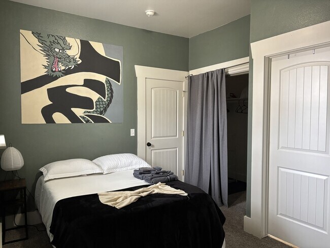 Building Photo - 608 Park St.