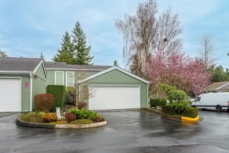 Building Photo - 2 Bedroom 1.75 Bathroom Townhome in Federal Way WA