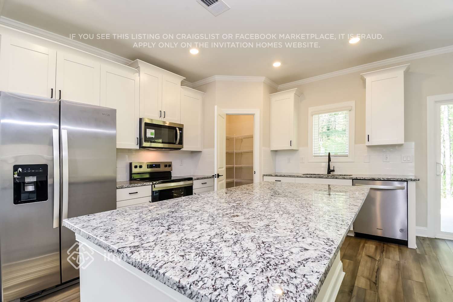 Building Photo - 411 Azalea Gaze Dr