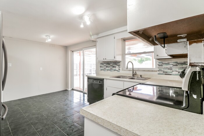 Building Photo - 5041 Fitchburg Dr