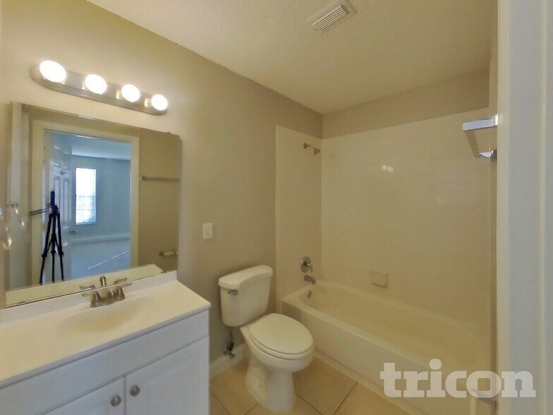 Building Photo - 1734 Alder Dr