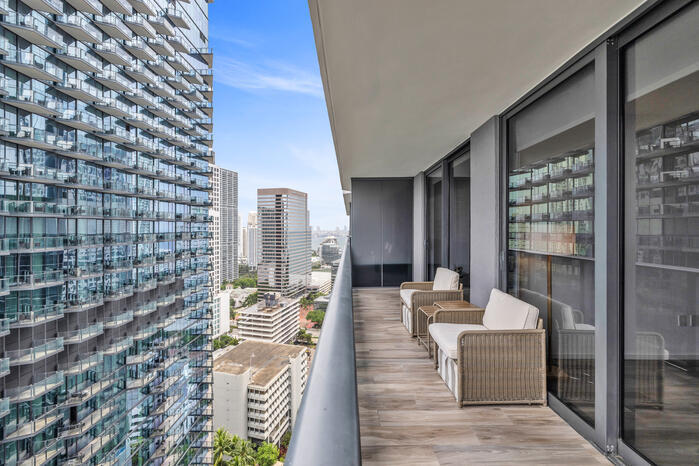 Building Photo - 801 S Miami Ave