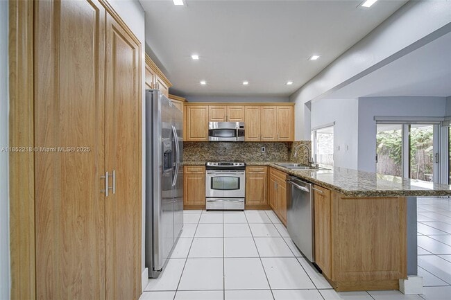 Building Photo - 621 SW 99th Pl