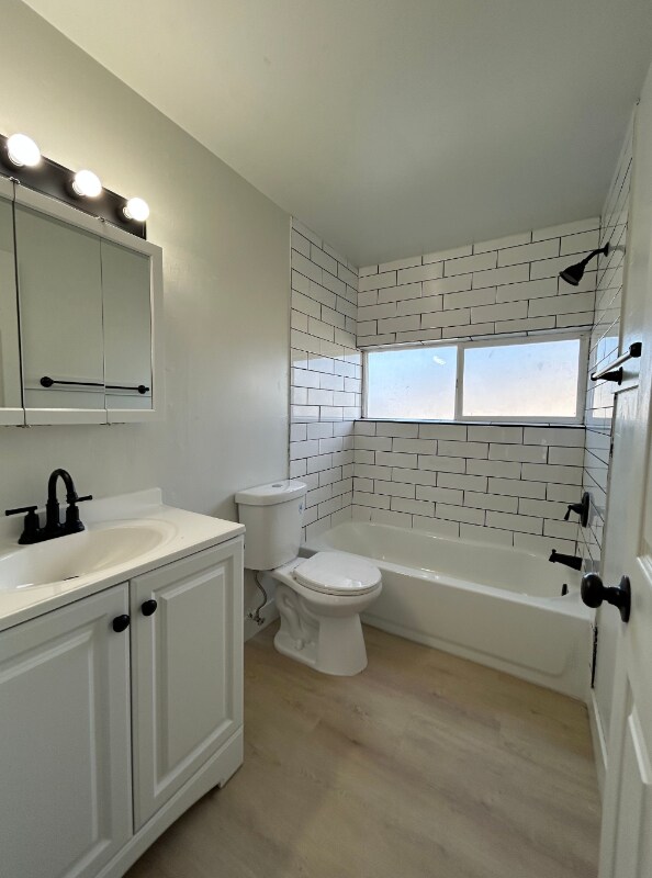 Building Photo - 951 N Redwood Rd