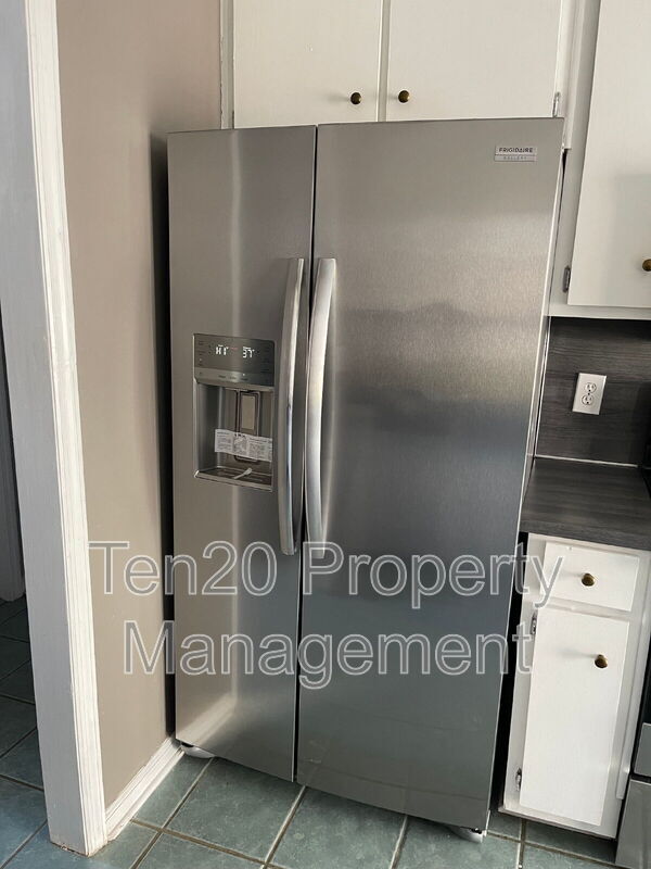 Building Photo - 326 Hardaway Ct