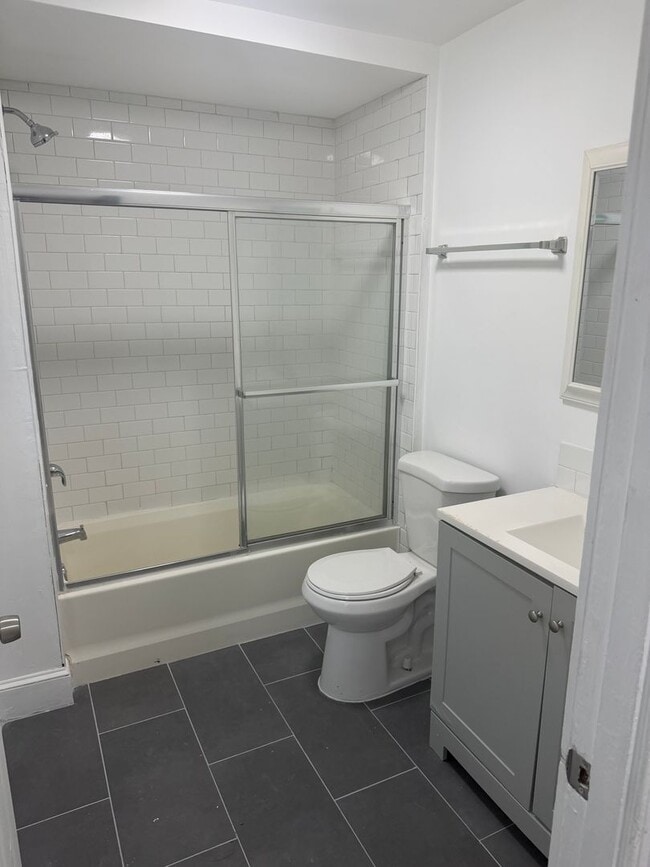 Building Photo - Newly Renovated Move-In Ready 4 Bed, 1.5 Bath Home in Millville