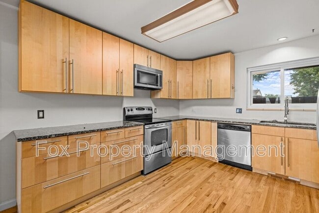 Building Photo - 1558 Greenbriar Blvd