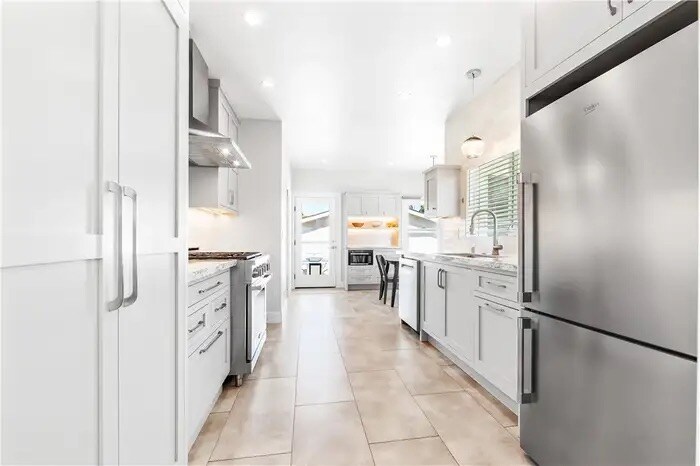 Building Photo - 4227 E Colorado St