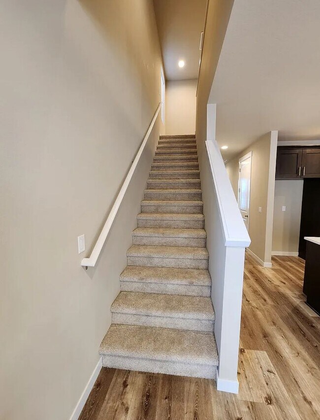 Building Photo - Must See Townhome Located in Ponderosa Ridge
