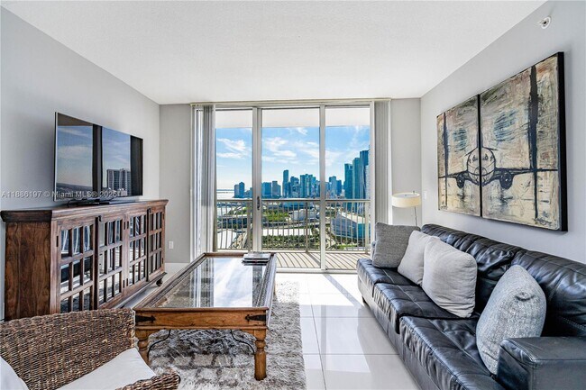 Building Photo - 1750 N Bayshore Dr