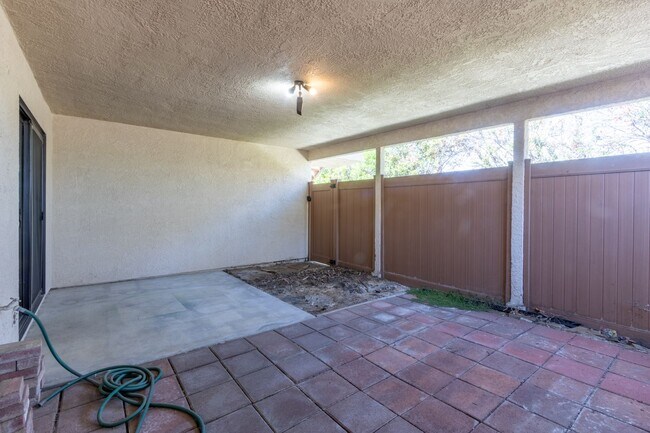 Building Photo - 6782 Shakespeare Way