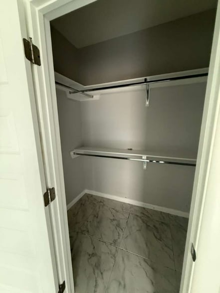 Building Photo - 5808 Northwestern Ave