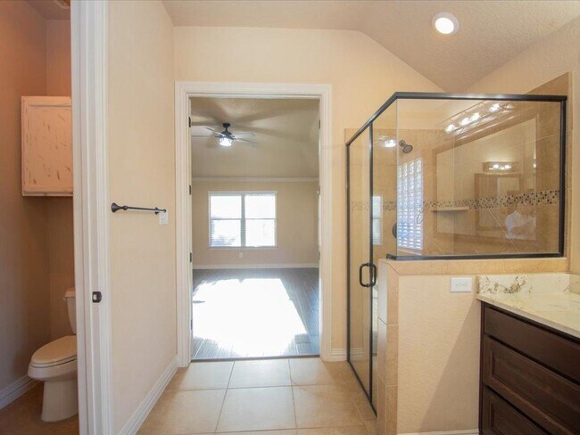 Building Photo - 26618 Camden Chase