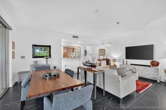 Building Photo - 7622 Elm Ridge Dr
