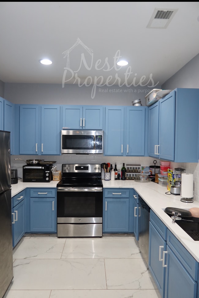 Building Photo - 2532 Washington St