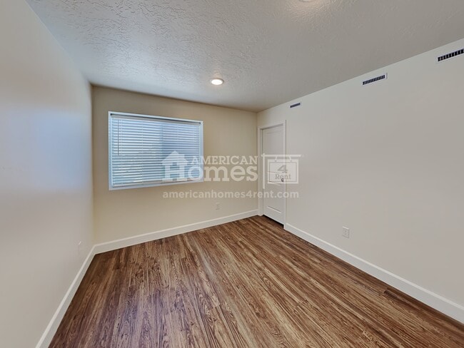 Building Photo - 4304 N Poplar Street