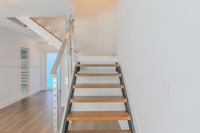 Building Photo - 2795 N 40th Ave