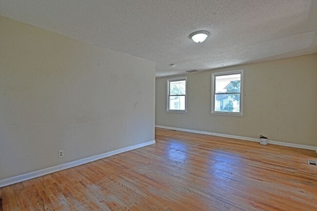 Building Photo - 555 Wyoming Ave