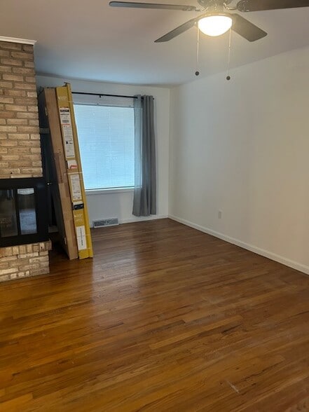 Building Photo - 207 Steven Dr