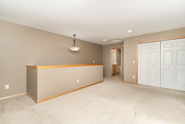 Building Photo - 2 Bed | 2 Bath in The Lakes of Blaine