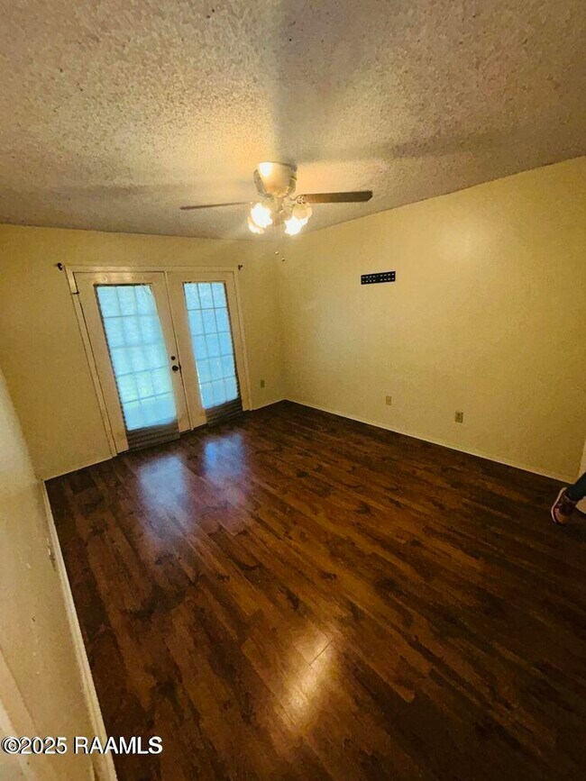Building Photo - 200 Lodge Dr