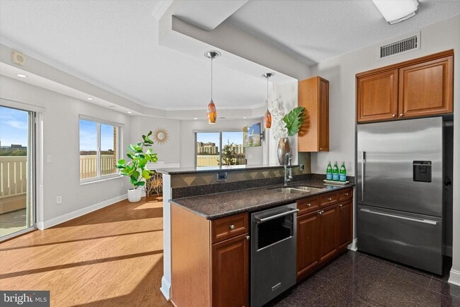 Building Photo - 3101 N Hampton Dr