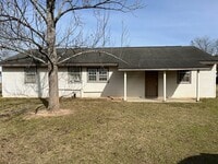Building Photo - 2BR/1BA located near Dothan, AL airport